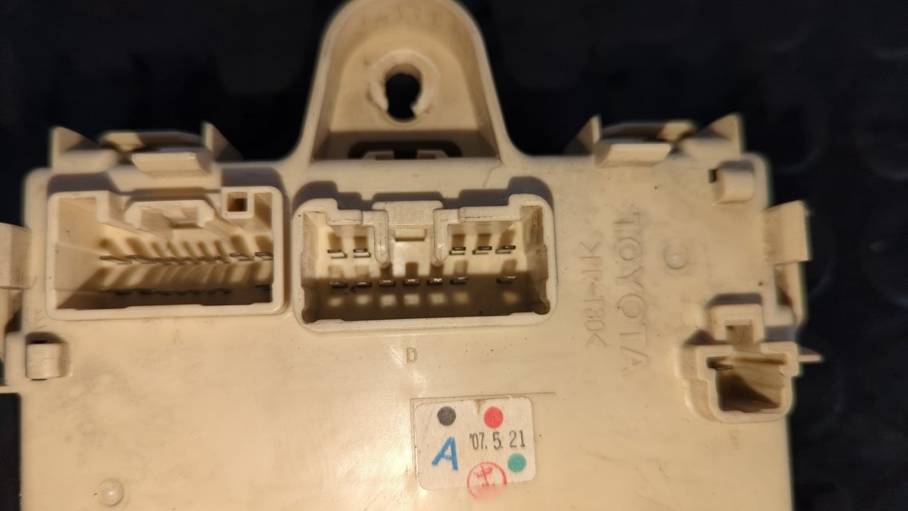 CAJA RELES / FUSIBLES TOYOTA LEXUS RX - vista 5