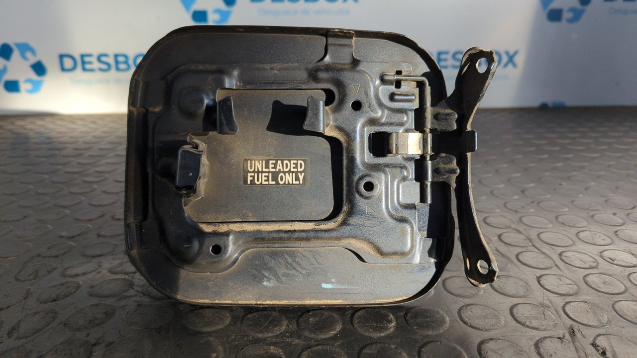 TAPA EXTERIOR COMBUSTIBLE TOYOTA LEXUS RX - vista 2