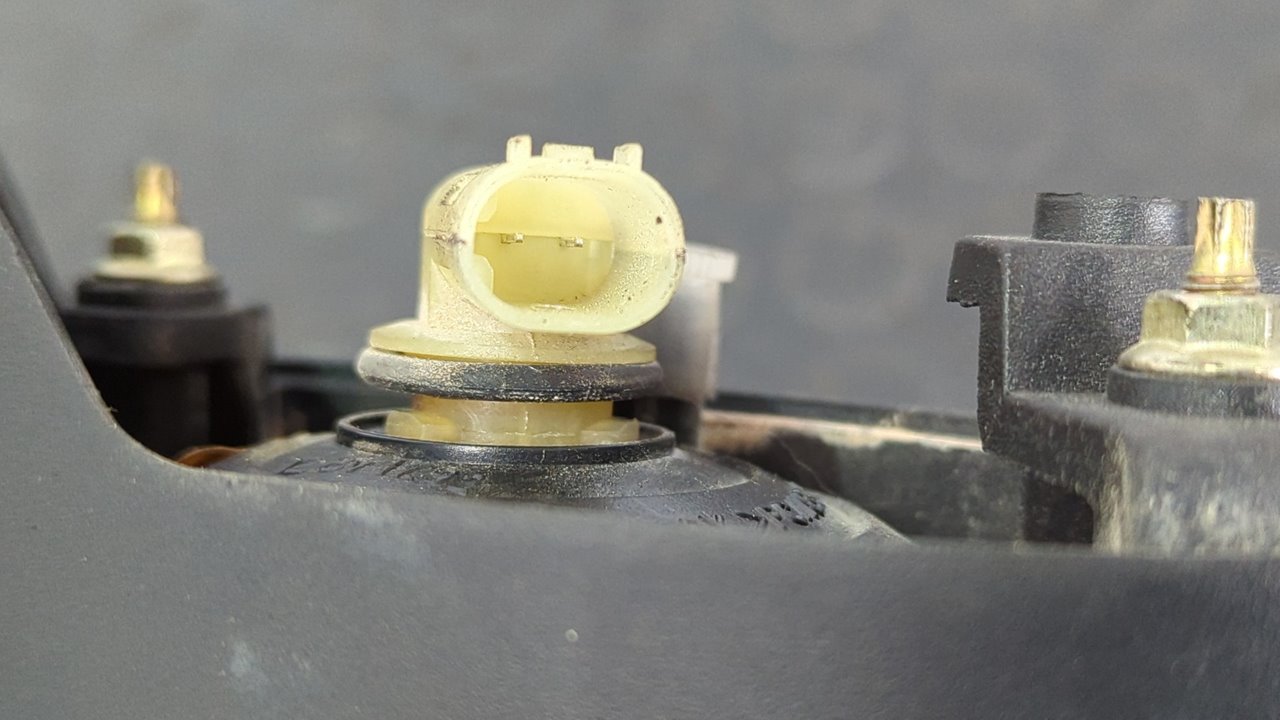 LUZ CENTRAL DE FRENO LAND ROVER FREELANDER (LN) - vista 2