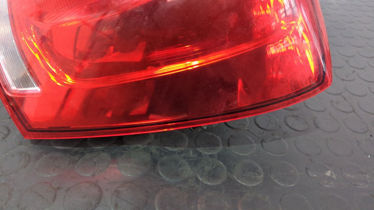 PILOTO TRASERO DERECHO VOLKSWAGEN POLO (6R1) - vista 2