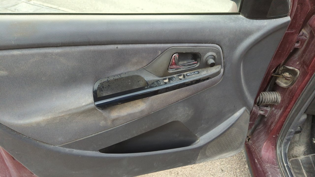 MANDO ELEVALUNAS TRASERO IZQUIERDO SEAT IBIZA (6K1) - vista 8