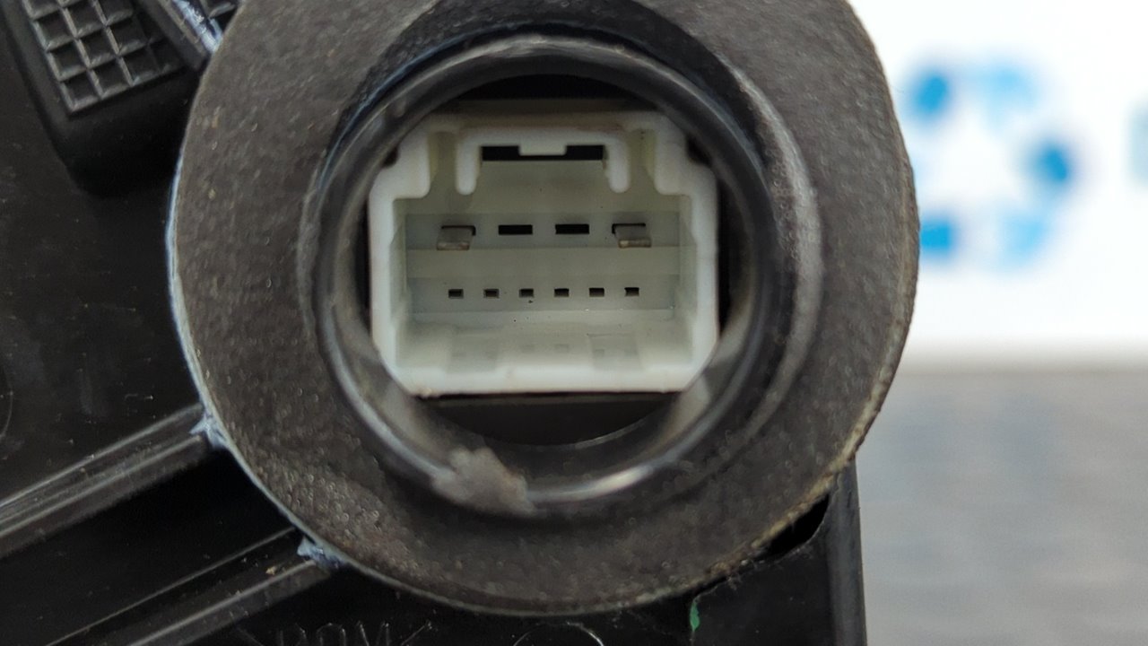 CERRADURA PUERTA DELANTERA DERECHA TOYOTA AURIS - vista 2