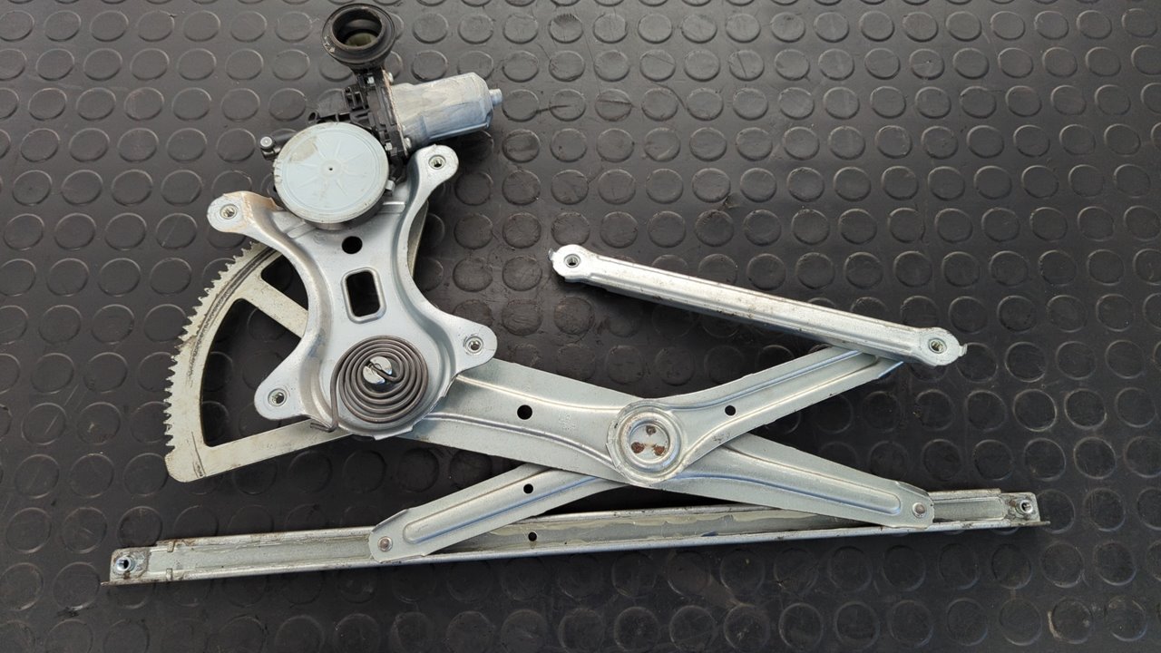 ELEVALUNAS DELANTERO DERECHO TOYOTA LEXUS RX