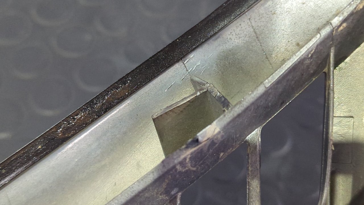 REJILLA DELANTERA TOYOTA LEXUS RX - vista 4