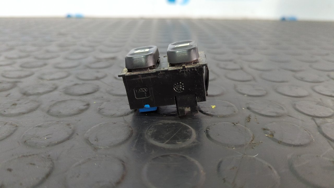 MANDO ELEVALUNAS DELANTERO IZQUIERDO PEUGEOT 406 BERLINA (S1/S2) - vista 2