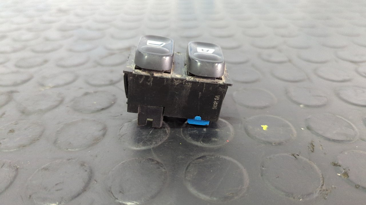 MANDO ELEVALUNAS DELANTERO IZQUIERDO PEUGEOT 406 BERLINA (S1/S2) - vista 5