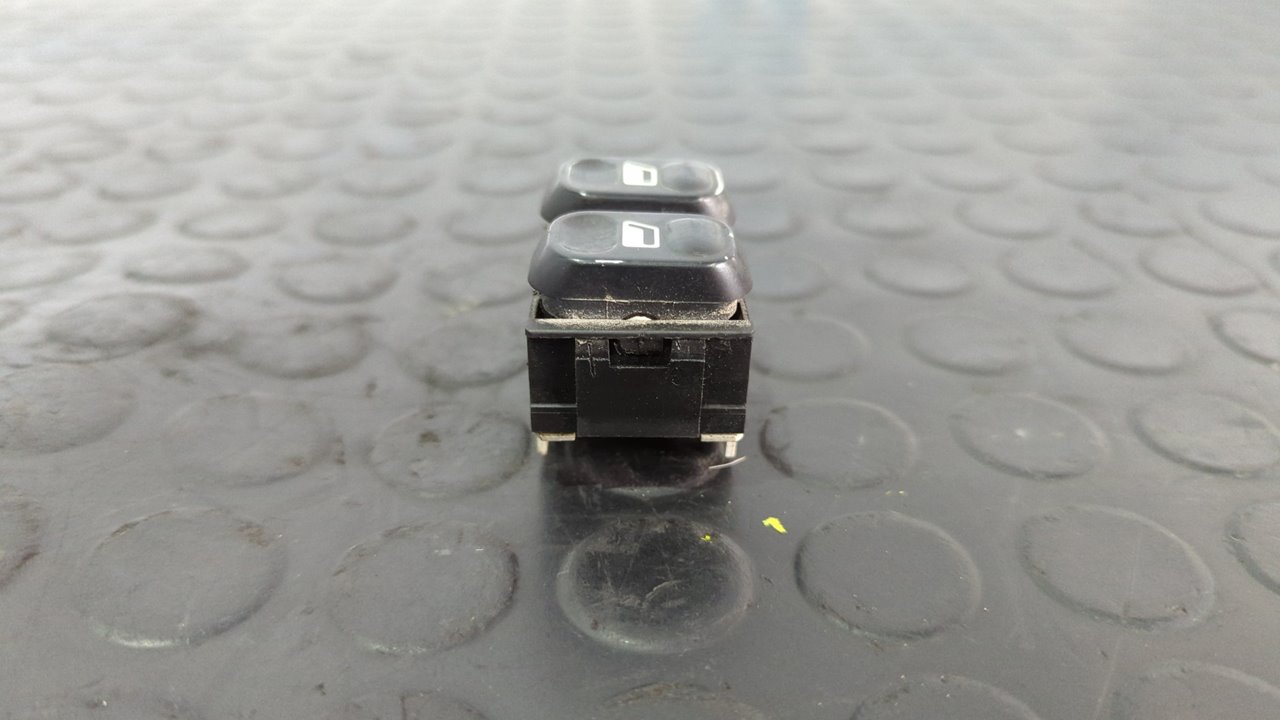 MANDO ELEVALUNAS DELANTERO IZQUIERDO PEUGEOT 406 BERLINA (S1/S2) - vista 3