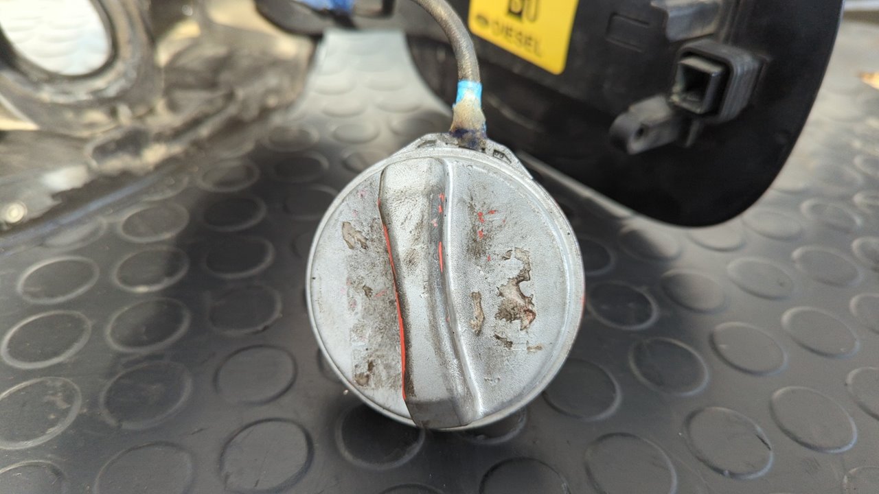 TAPA EXTERIOR COMBUSTIBLE LAND ROVER RANGE ROVER SPORT - vista 7