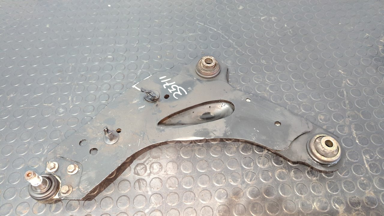 BRAZO IZQUIERDO INFERIOR DELANTERO RENAULT TRAFIC COMBI (AB 4.01)