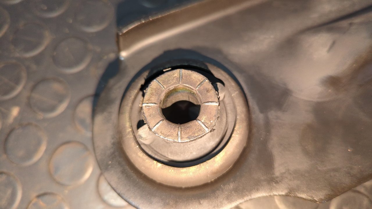 BRAZO IZQUIERDO INFERIOR DELANTERO RENAULT TRAFIC COMBI (AB 4.01) - vista 6