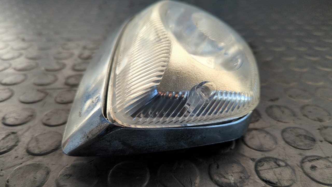 PILOTO TRASERO CENTRAL PIAGGIO (VESPA) VESPA - vista 2