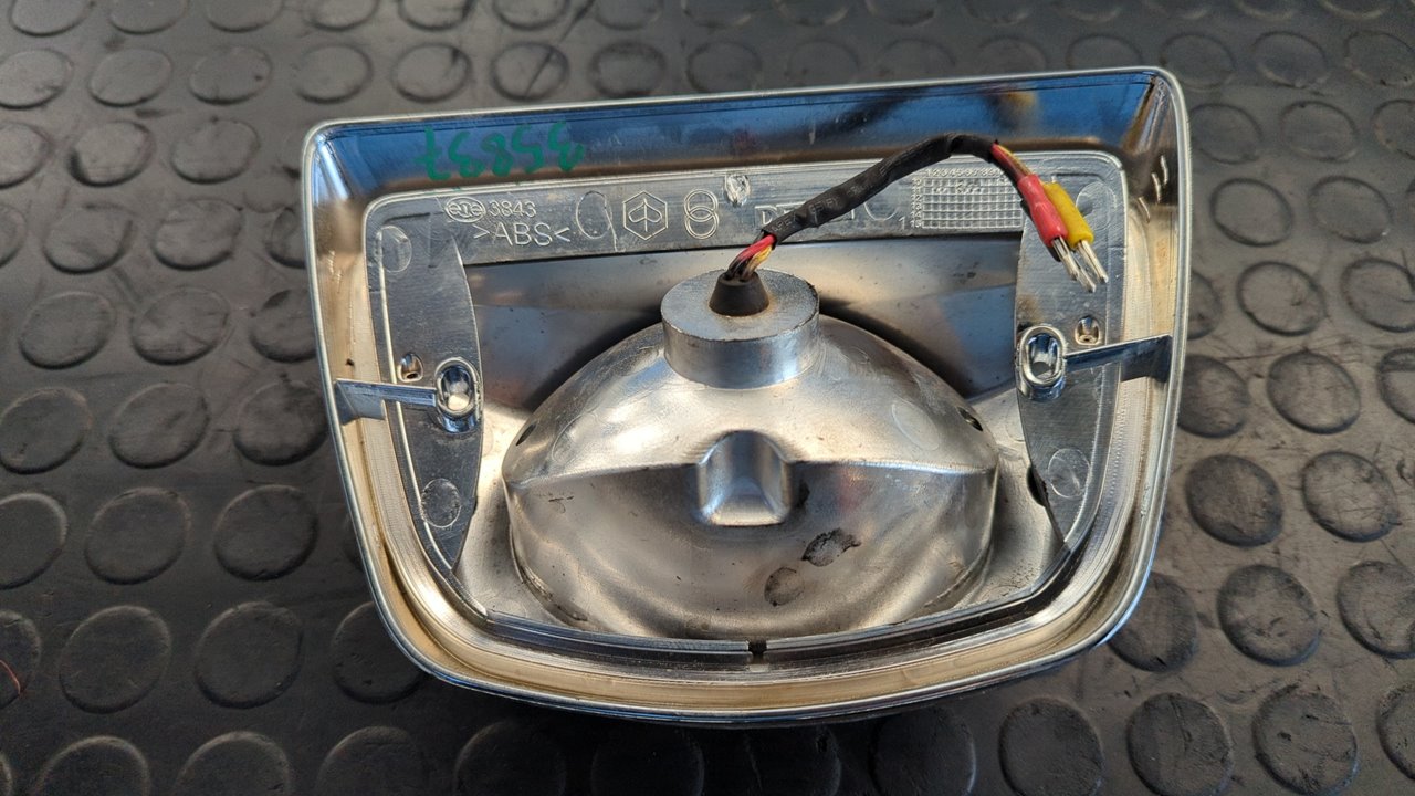 PILOTO TRASERO CENTRAL PIAGGIO (VESPA) VESPA - vista 4