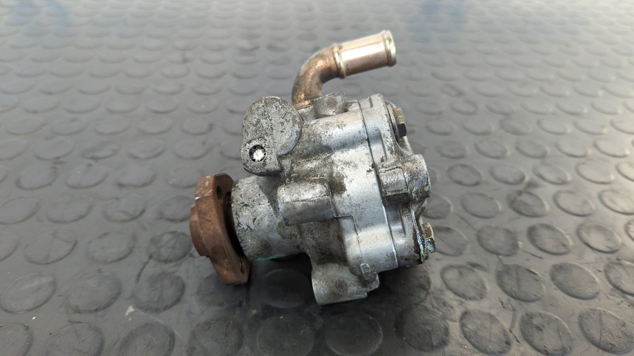 BOMBA DIRECCION VOLKSWAGEN GOLF IV BERLINA (1J1) - vista 5