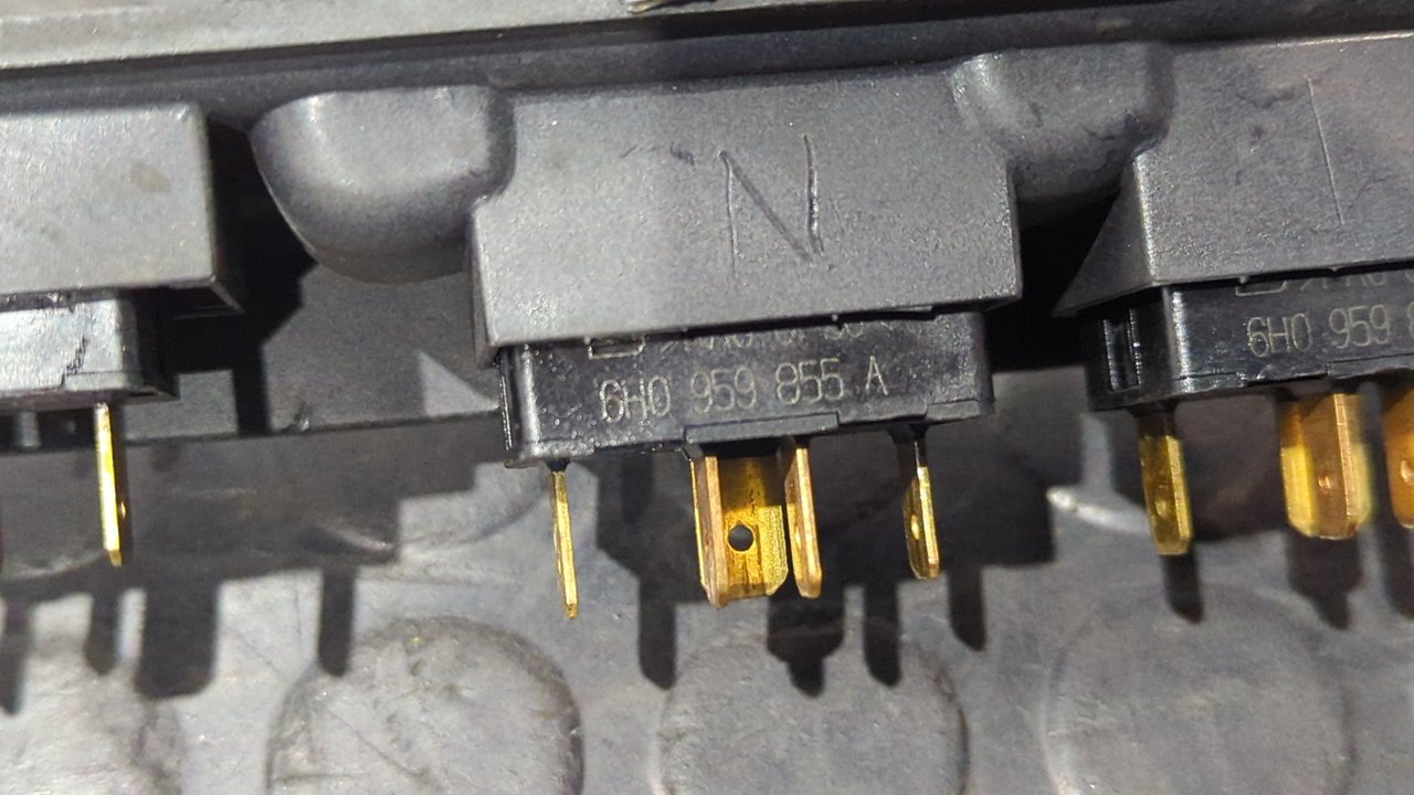 MANDO ELEVALUNAS DELANTERO IZQUIERDO SEAT IBIZA (6K1) - vista 3