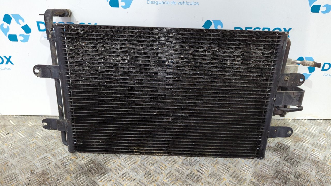 CONDENSADOR / RADIADOR  AIRE ACONDICIONADO VOLKSWAGEN GOLF IV BERLINA (1J1) - vista 2