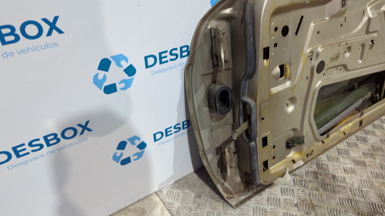 PUERTA DELANTERA DERECHA MERCEDES-BENZ CLASE S (W126) BERLINA+COUPE - vista 2