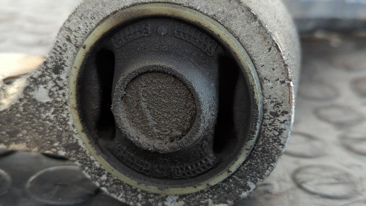 BRAZO DERECHO INFERIOR DELANTERO FORD FIESTA (CBK) - vista 3