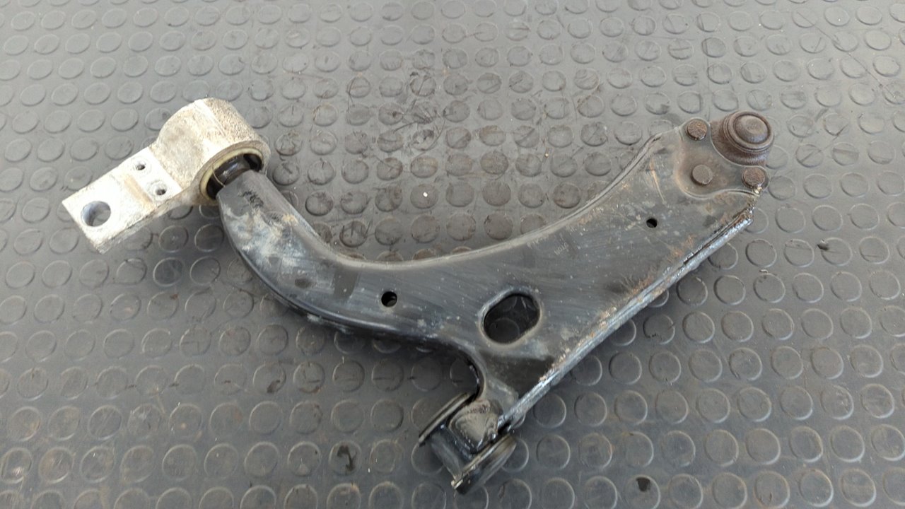 BRAZO DERECHO INFERIOR DELANTERO FORD FIESTA (CBK) - vista 5
