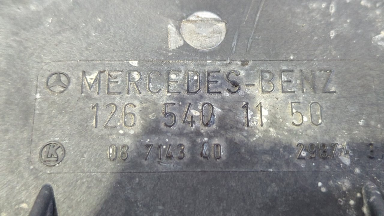 CAJA RELES / FUSIBLES MERCEDES-BENZ CLASE S (W126) BERLINA+COUPE - vista 2