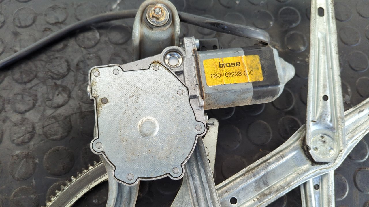 ELEVALUNAS DELANTERO IZQUIERDO MERCEDES-BENZ CLASE S (W126) BERLINA+COUPE - vista 3