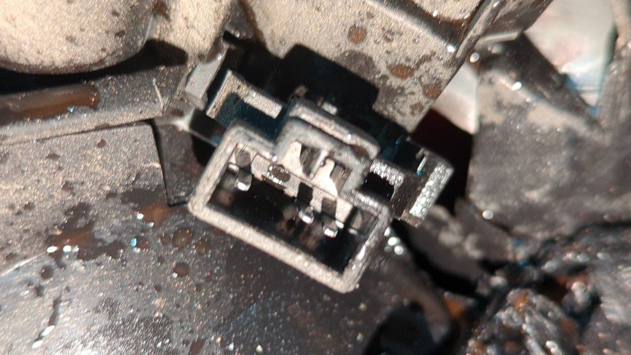 PILOTO PORTON IZQUIERDO NISSAN PRIMERA BERLINA (P11) - vista 5