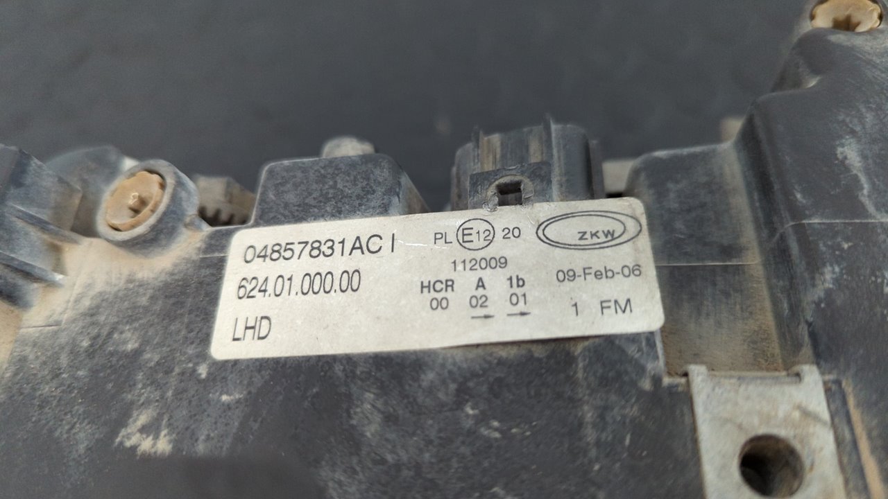 FARO IZQUIERDO CHRYSLER VOYAGER (RG) - vista 8