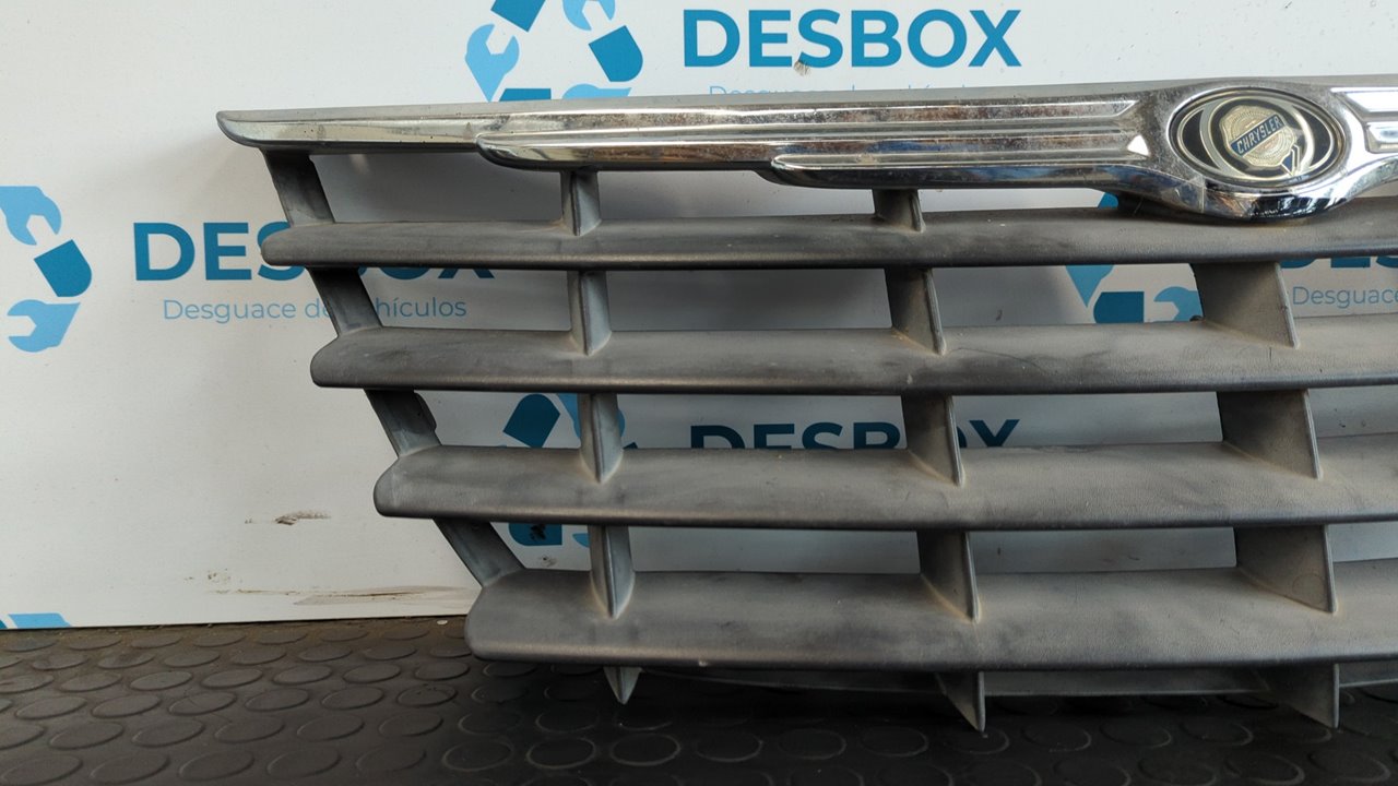 REJILLA DELANTERA CHRYSLER VOYAGER (RG) - vista 3