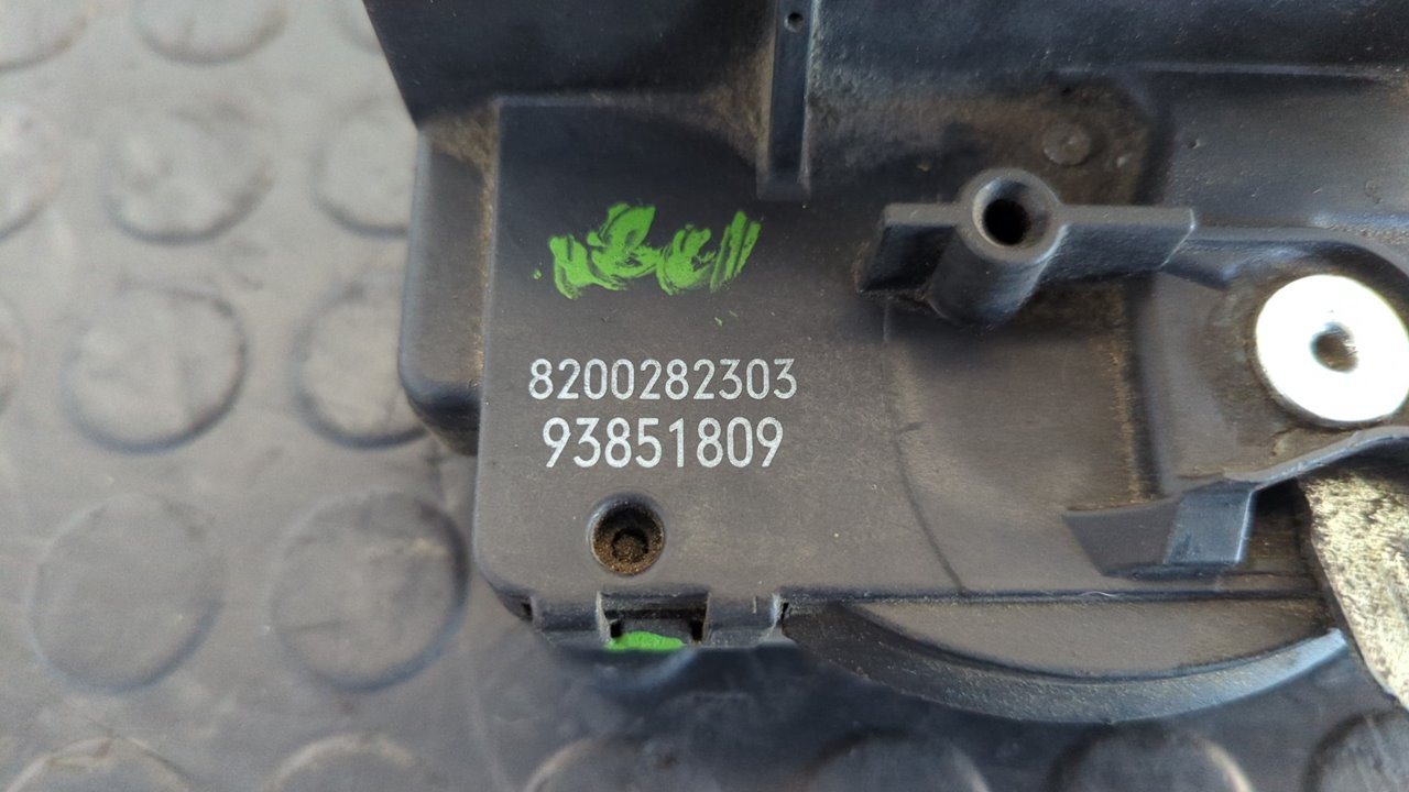 CERRADURA PUERTA TRASERA IZQUIERDA OPEL VIVARO 1.9 CDTI CAT (F9Q-760 / L08) - vista 4