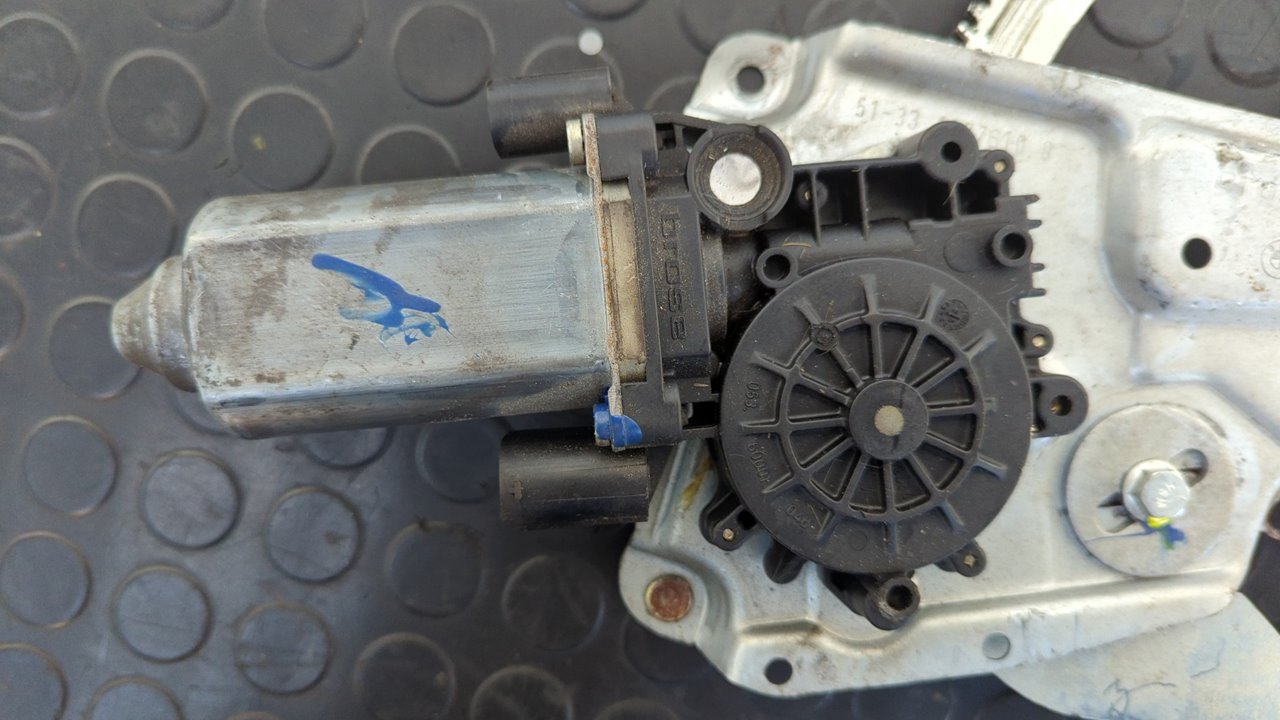 ELEVALUNAS DELANTERO DERECHO BMW SERIE 3 COMPACTO (E36) - vista 5