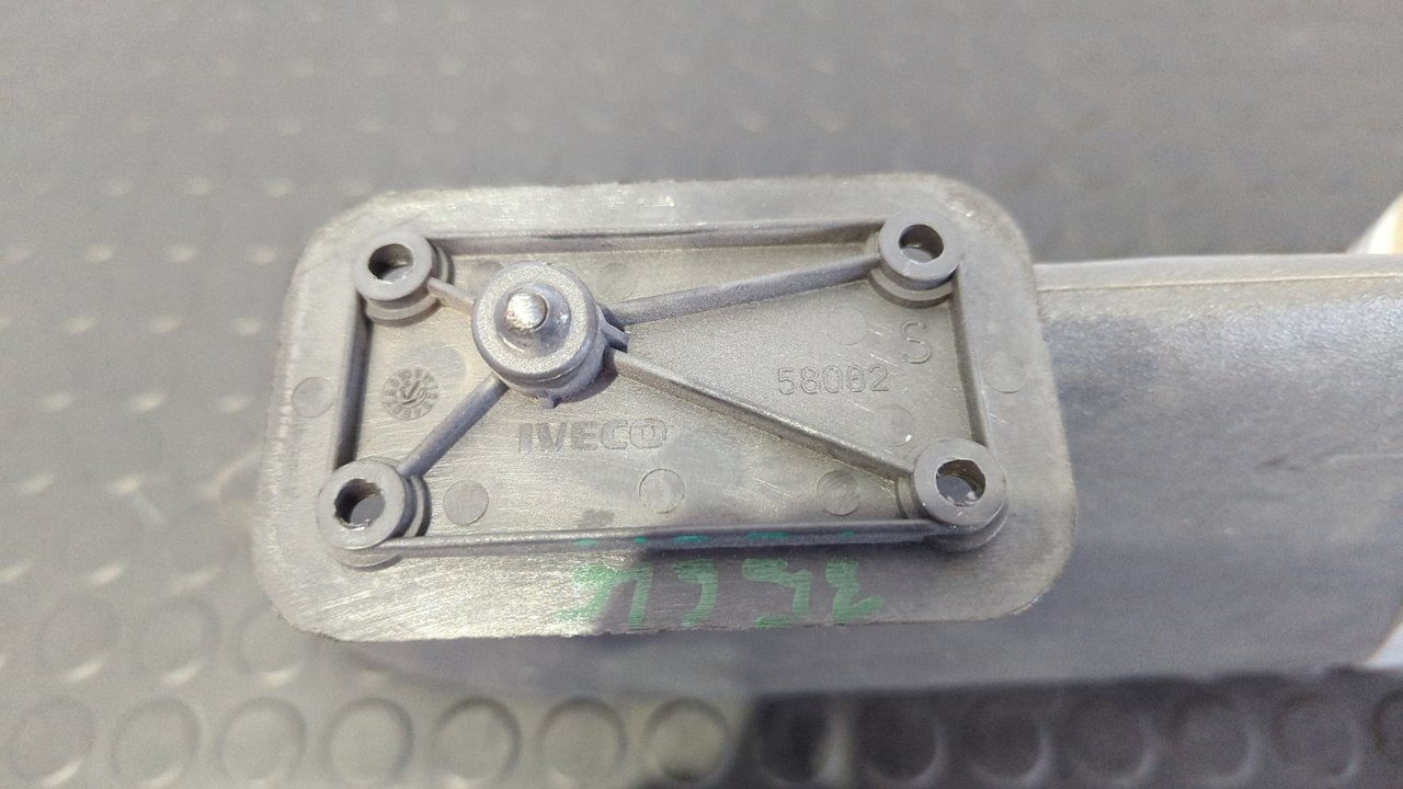 PARASOL IZQUIERDO IVECO DAILY CAJA CERRADA (1999 =>) - vista 4