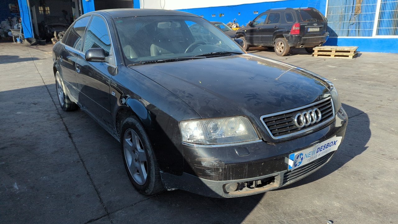 AUDI A6 BERLINA (4B2)