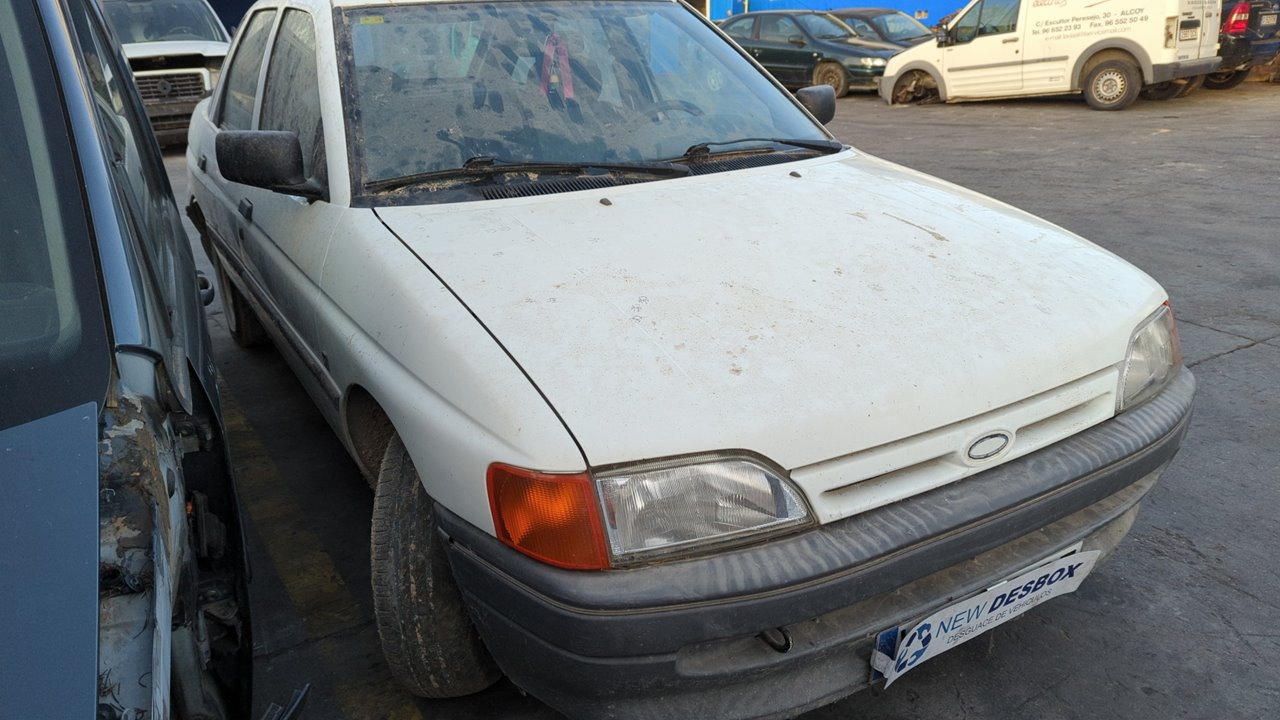 FORD ESCORT BERLINA