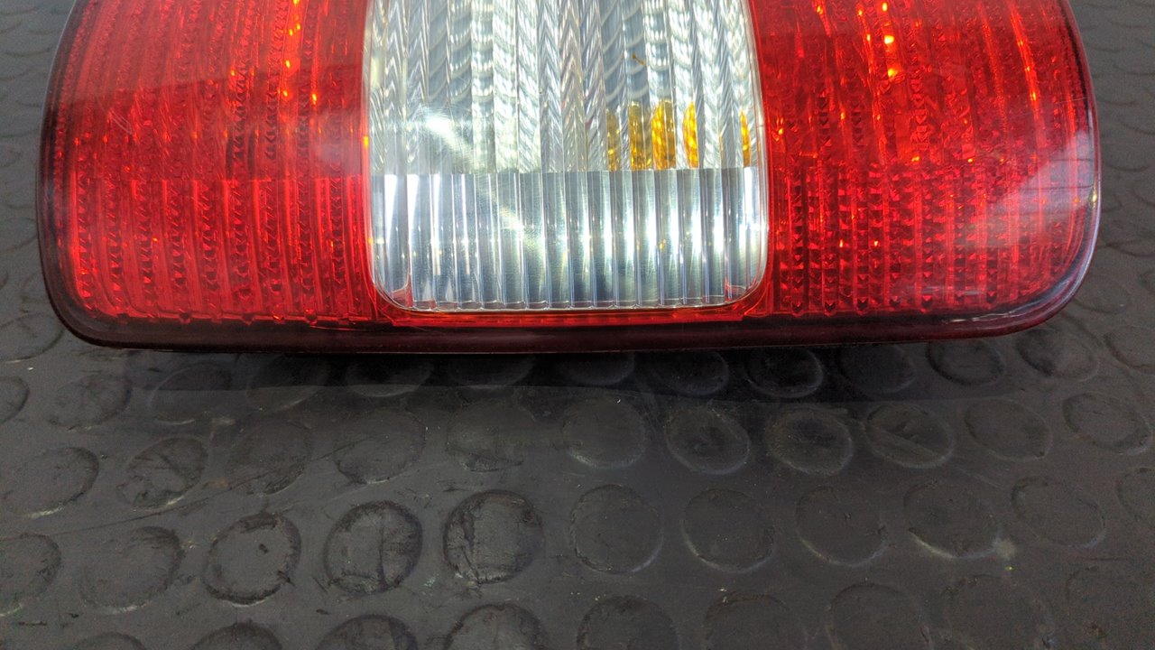 PILOTO TRASERO IZQUIERDO VOLKSWAGEN CADDY KA/KB (2K) - vista 2