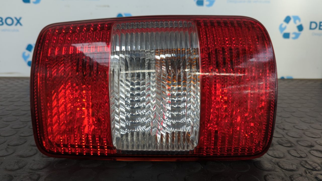 PILOTO TRASERO DERECHO VOLKSWAGEN CADDY KA/KB (2K)