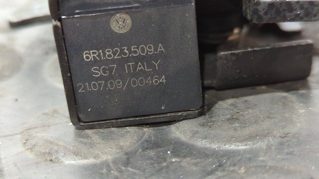 CERRADURA CAPO VOLKSWAGEN POLO (6R1) - vista 2