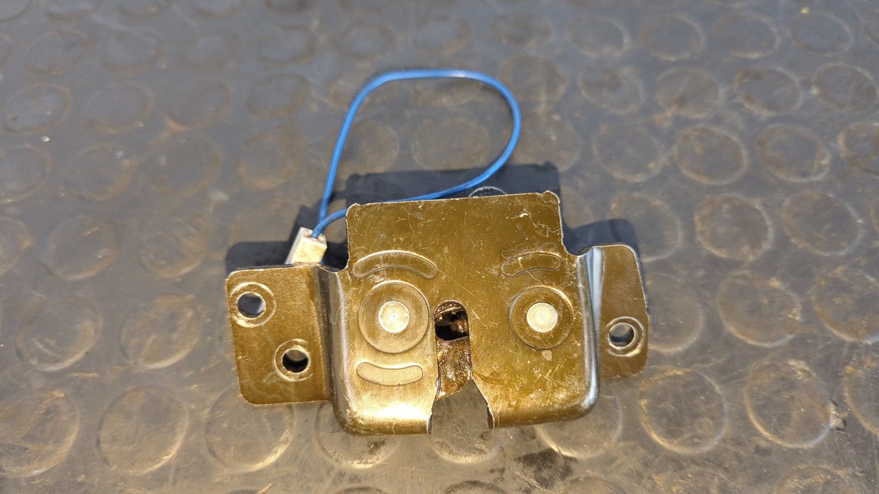 CERRADURA MALETERO / PORTON KIA SPORTAGE