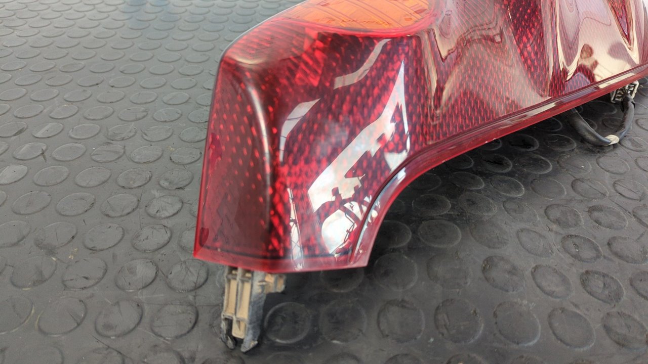 PILOTO TRASERO IZQUIERDO NISSAN NOTE (E11E) - vista 4