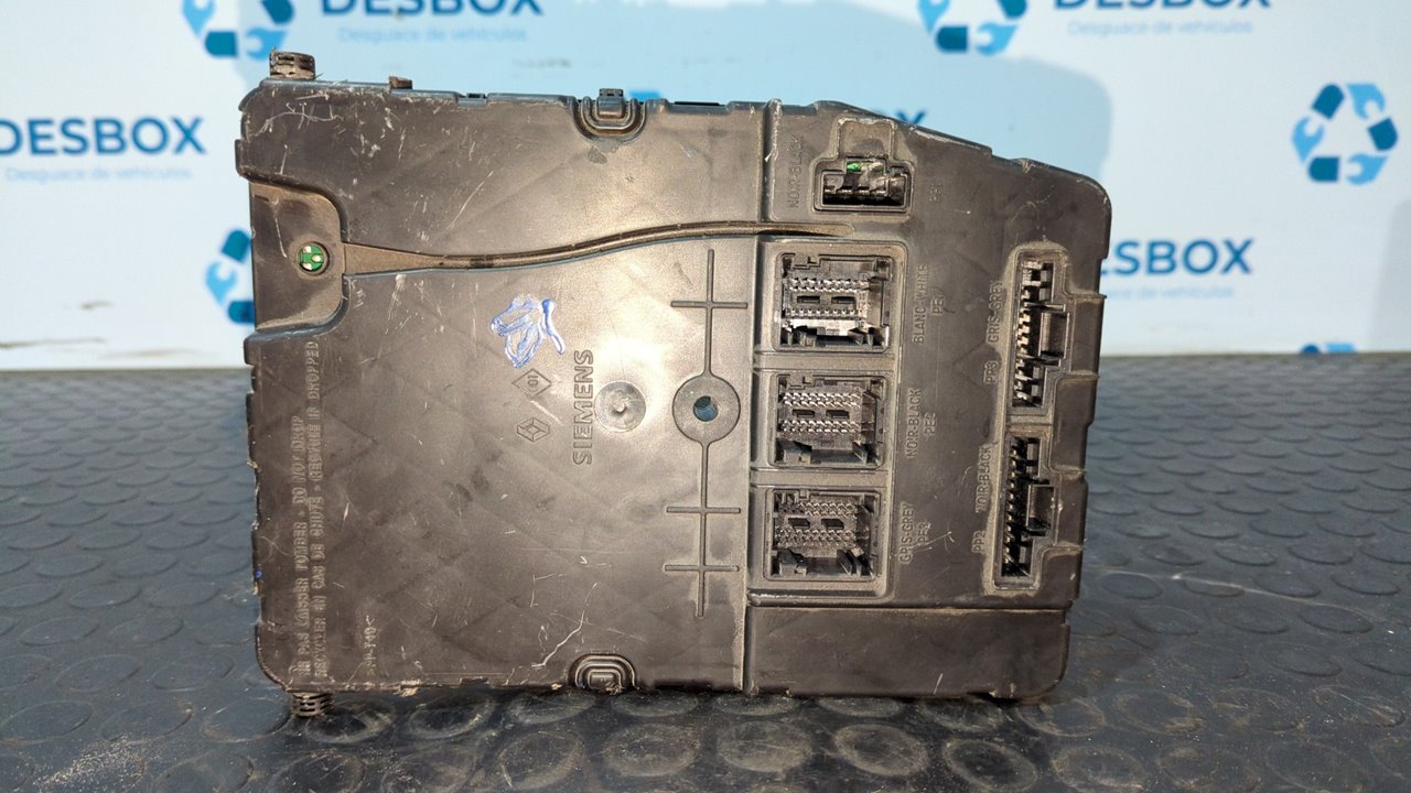 CAJA RELES / FUSIBLES RENAULT MEGANE II