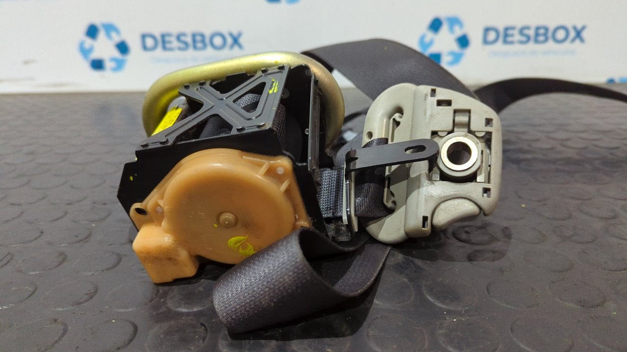 CINTURON DELANTERO DERECHO TOYOTA COROLLA (E12) - vista 5