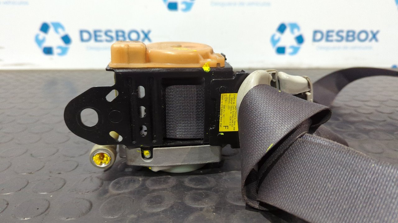 CINTURON DELANTERO DERECHO TOYOTA COROLLA (E12) - vista 4