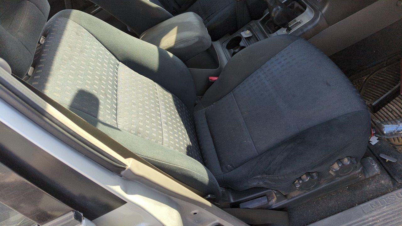 CINTURON DELANTERO DERECHO MITSUBISHI MONTERO (V80/V90) - vista 20