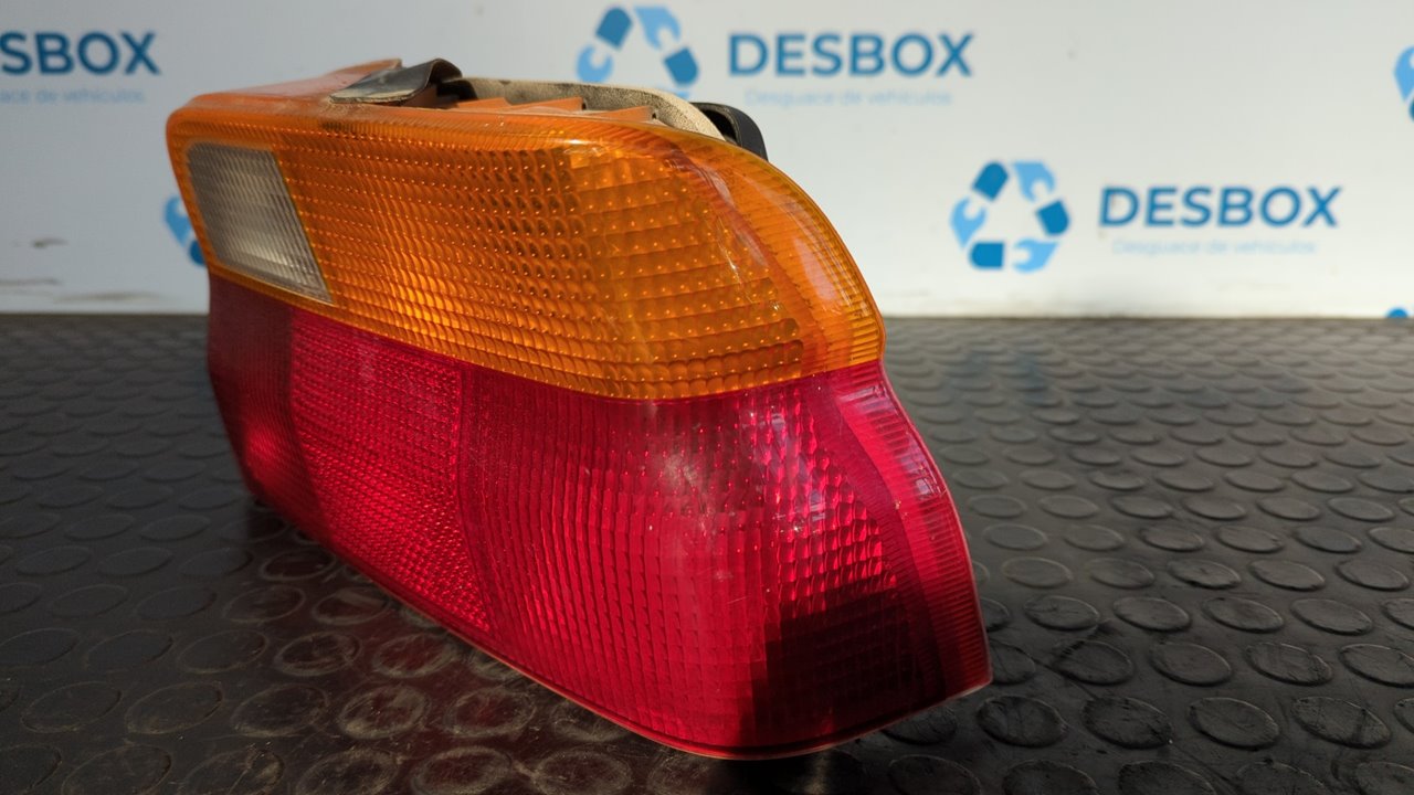 PILOTO TRASERO DERECHO FORD ESCORT BERLINA - vista 6