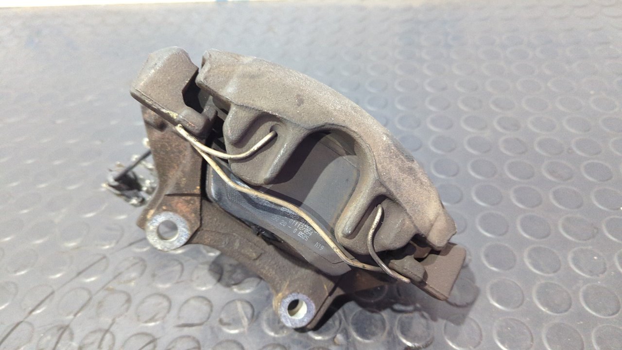 PINZA DE FRENO DELANTERA IZQUIERDA AUDI A6 BERLINA (4B2) - vista 2