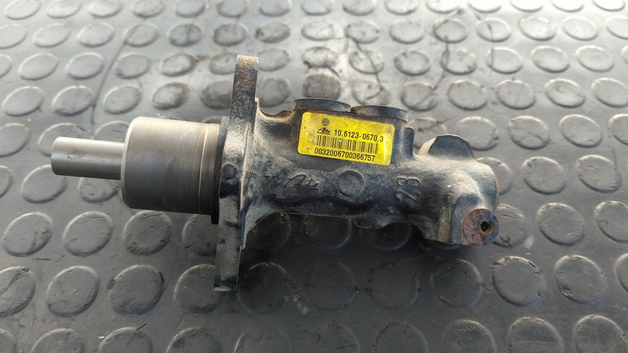 BOMBA FRENO VOLKSWAGEN GOLF III BERLINA (1H1) - vista 4