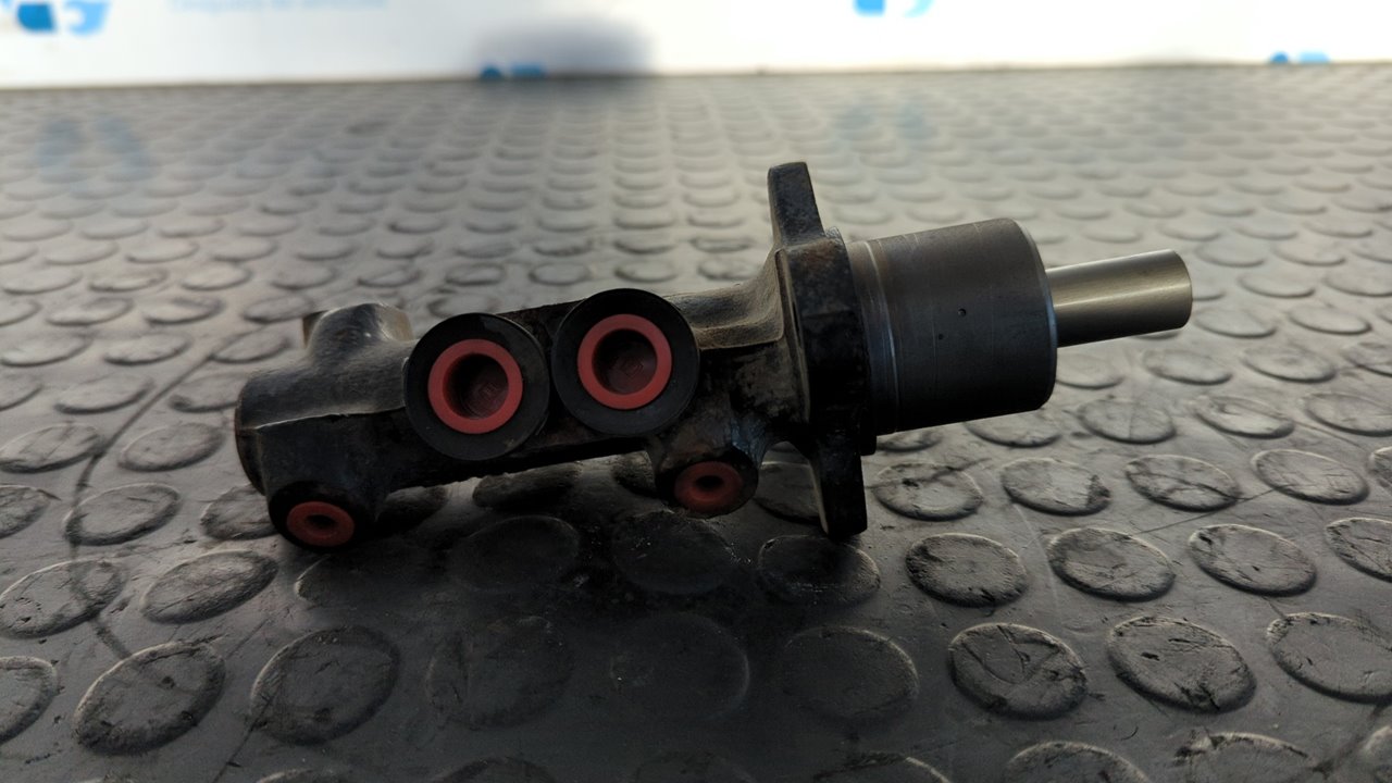 BOMBA FRENO VOLKSWAGEN GOLF III BERLINA (1H1) - vista 5