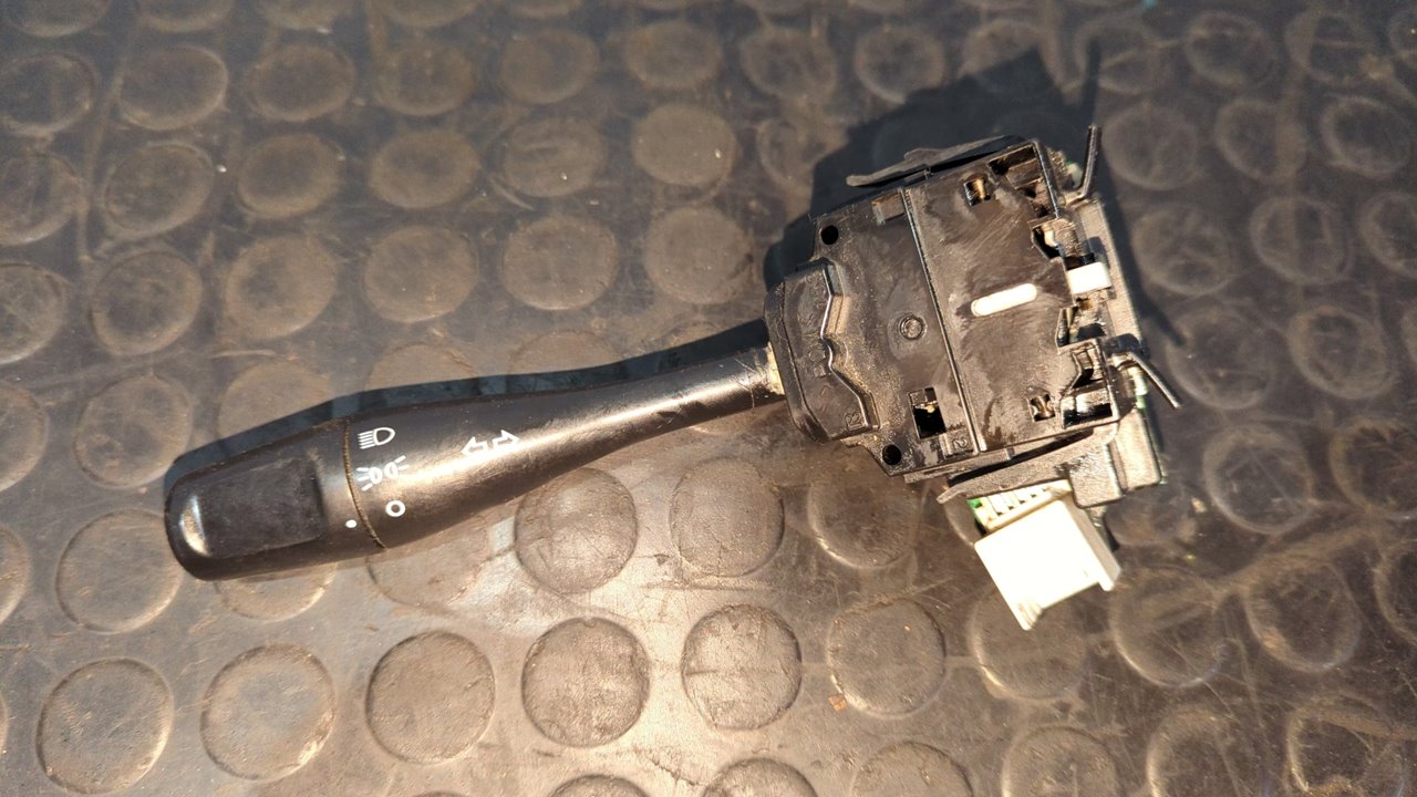 MANDO LUCES MITSUBISHI MONTERO (V80/V90)