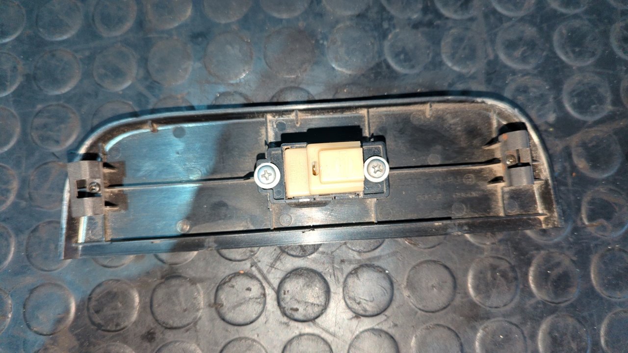 MANDO ELEVALUNAS DELANTERO DERECHO NISSAN PATROL (K/W160) - vista 2