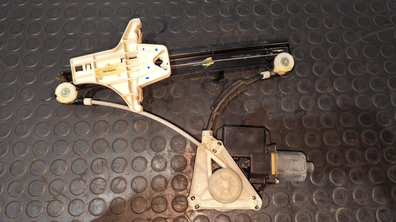 ELEVALUNAS TRASERO DERECHO VOLKSWAGEN POLO (6R1) - vista 4