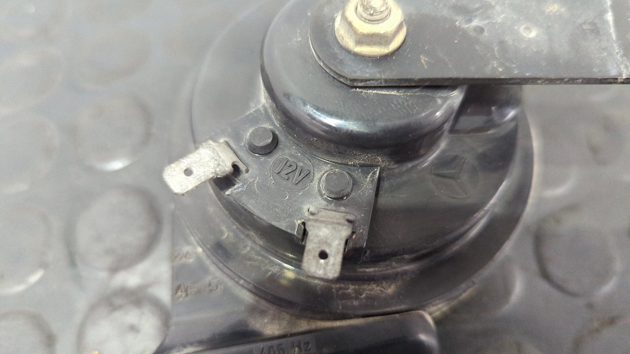 CLAXON MERCEDES-BENZ CLASE E (W124) BERLINA - vista 3