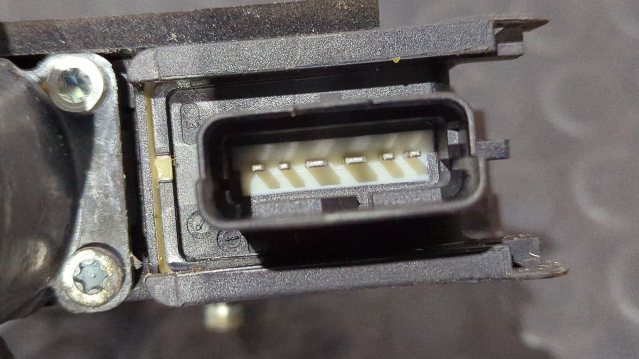 MOTOR ELEVALUNAS TRASERO DERECHO PEUGEOT 308 - vista 4